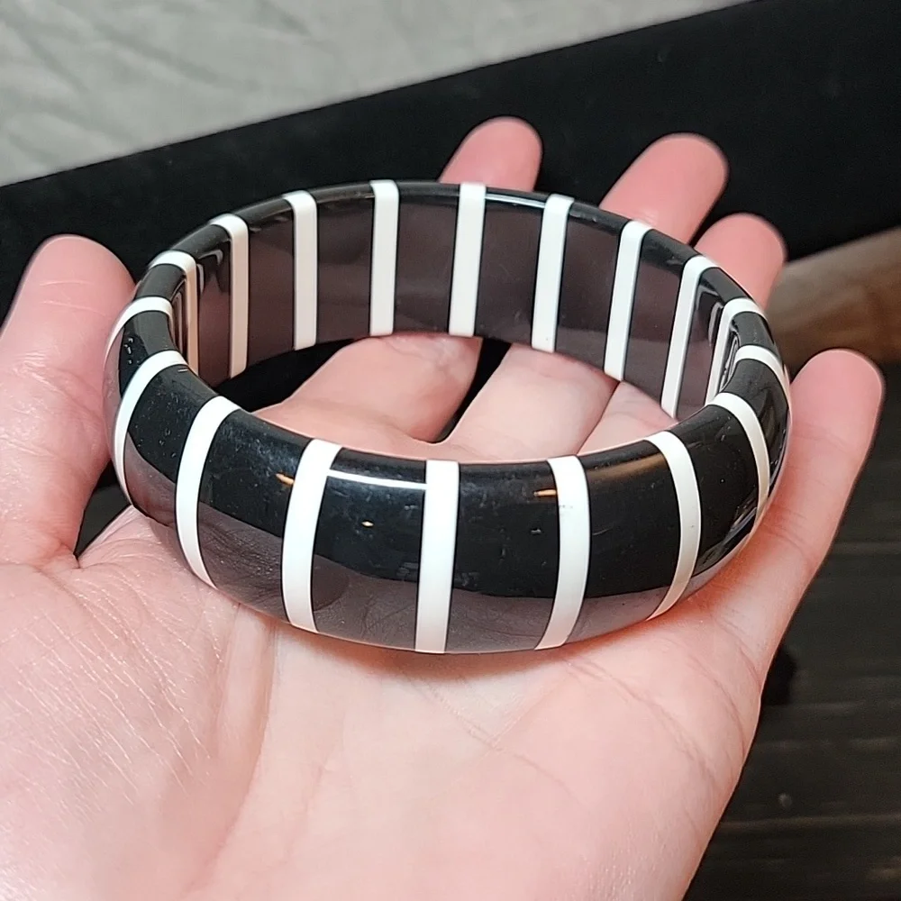 Black and White Bracelet - Picture 2 of 3